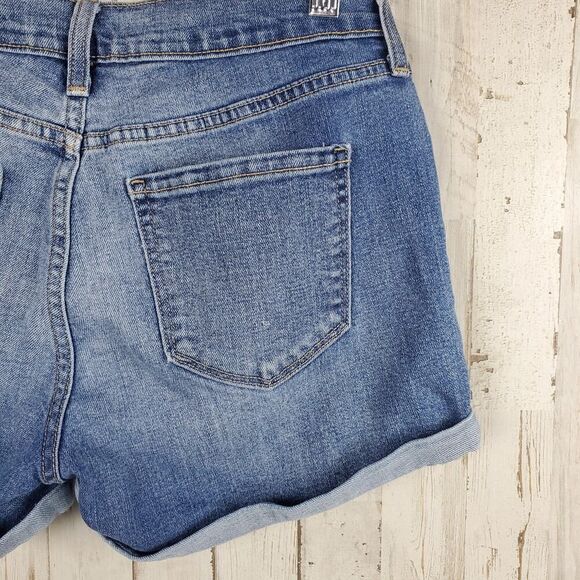 Old Navy Boyfriend Distressed Jeans Shorts Size 4 - Picture 8 of 8